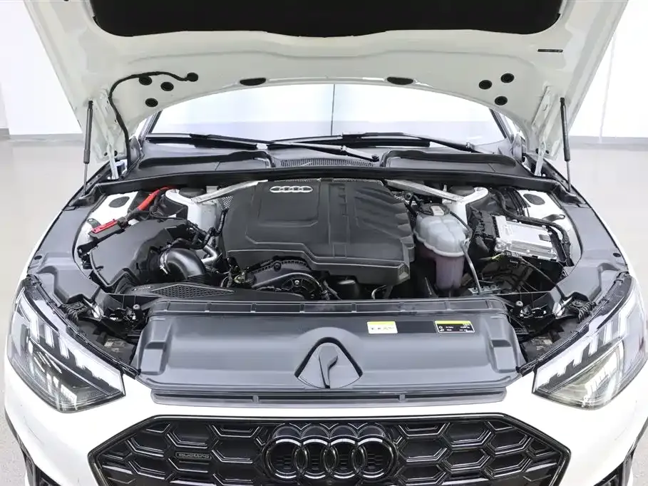 Audi A4L 2024 из CN, фото 9