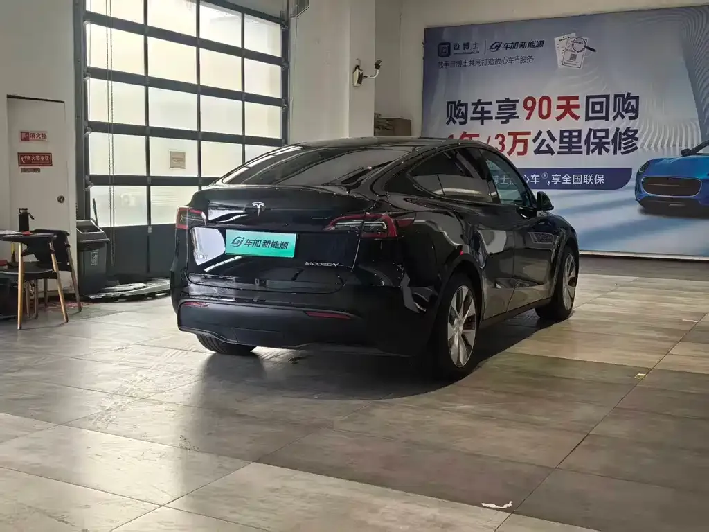 Tesla Model Y — фото 7