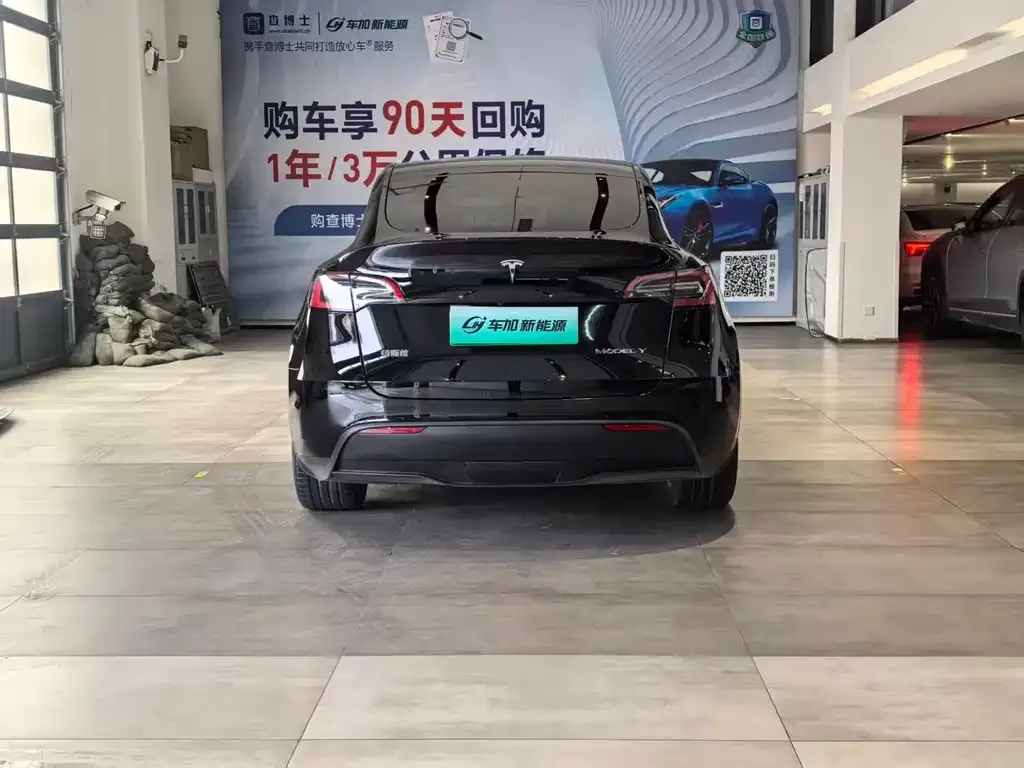 Tesla Model Y — фото 4
