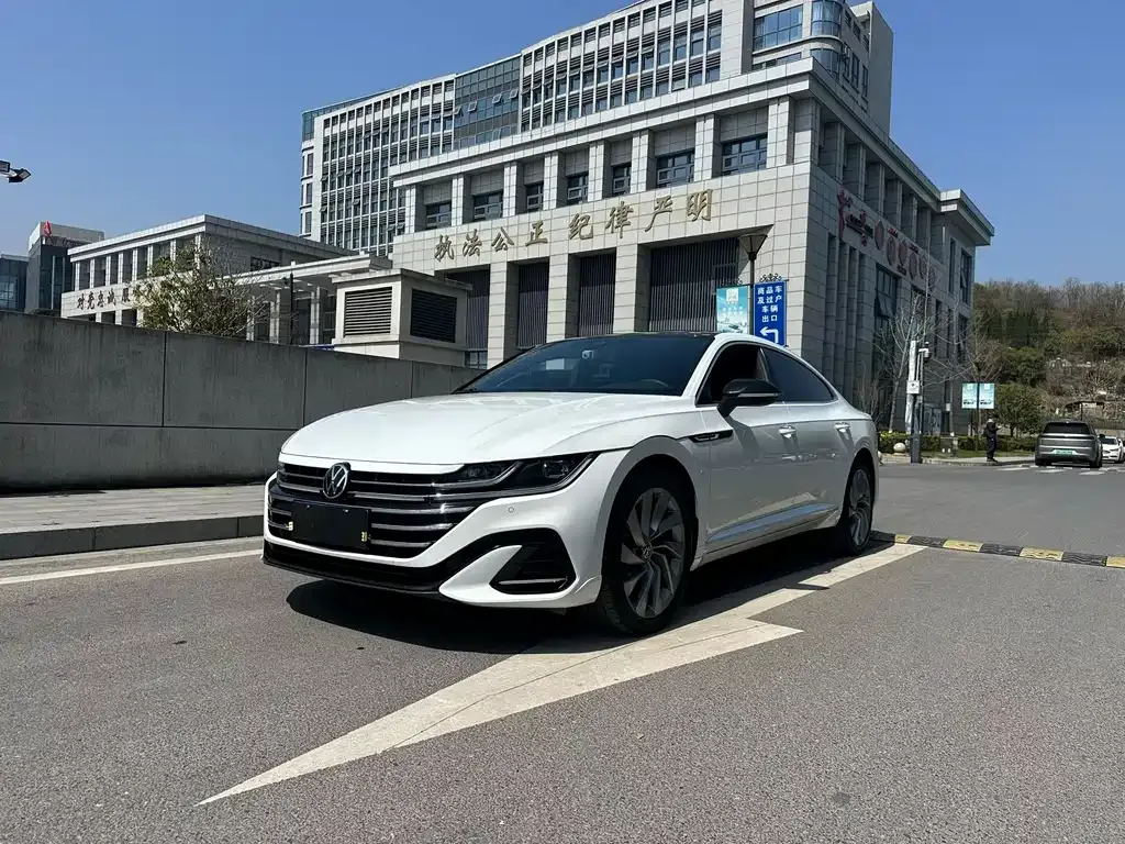 Volkswagen CC 2024 из CN, фото 1