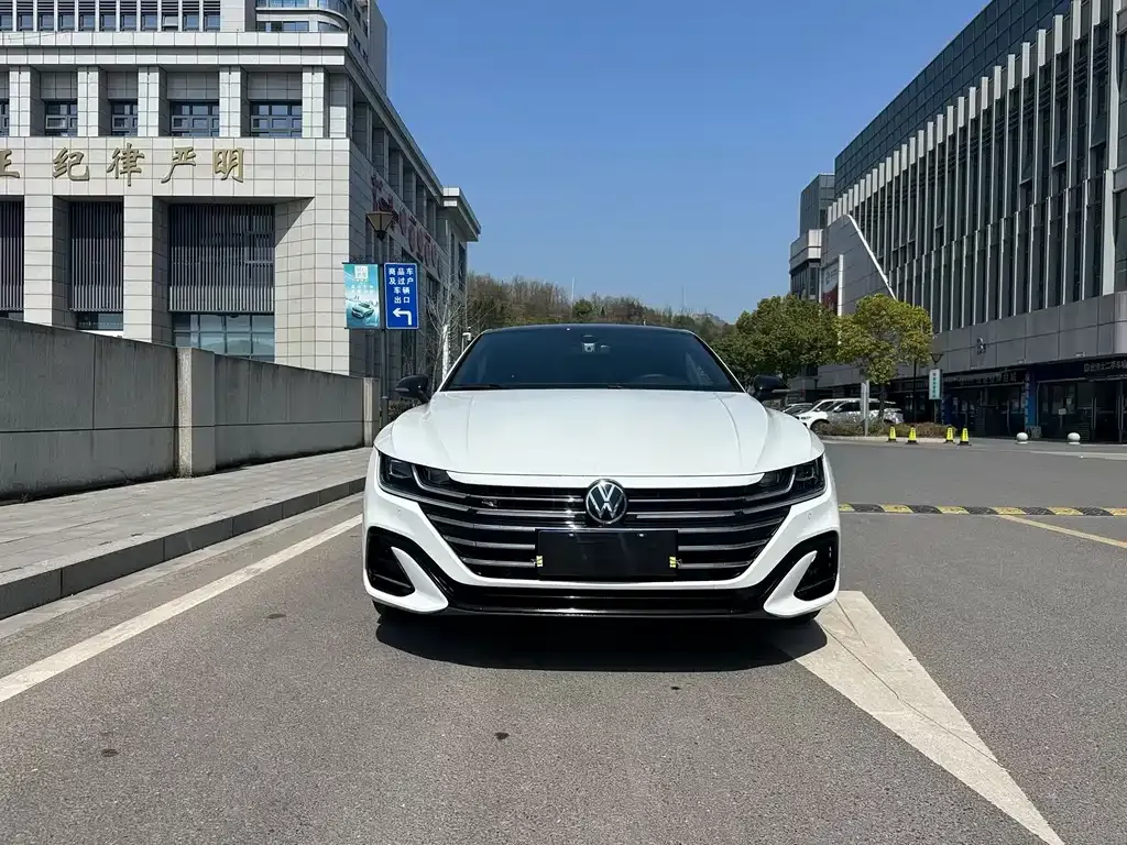 Volkswagen CC 2024 из CN, фото 5