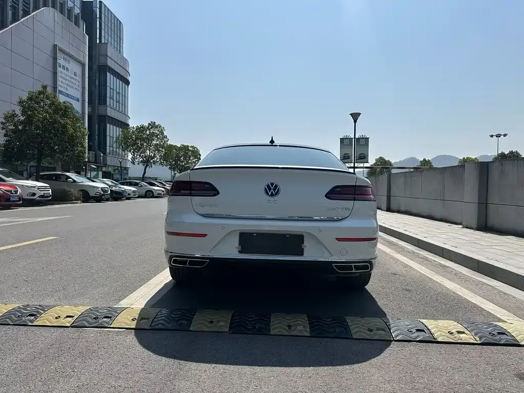 Volkswagen CC 2024 из CN, фото 7