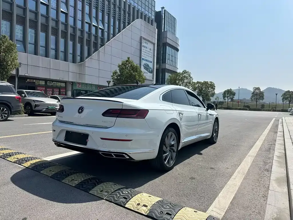 Volkswagen CC 2024 из CN, фото 8