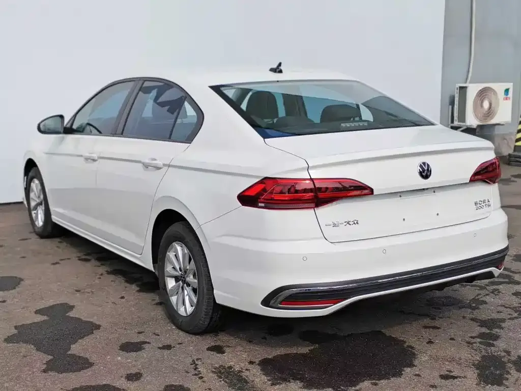 Volkswagen Bora 2024 из CN, фото 8