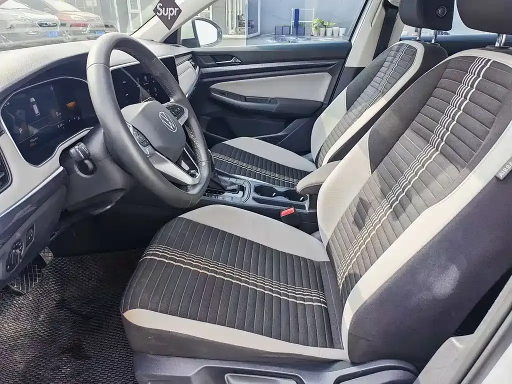 Volkswagen Bora 2024 из CN, фото 3