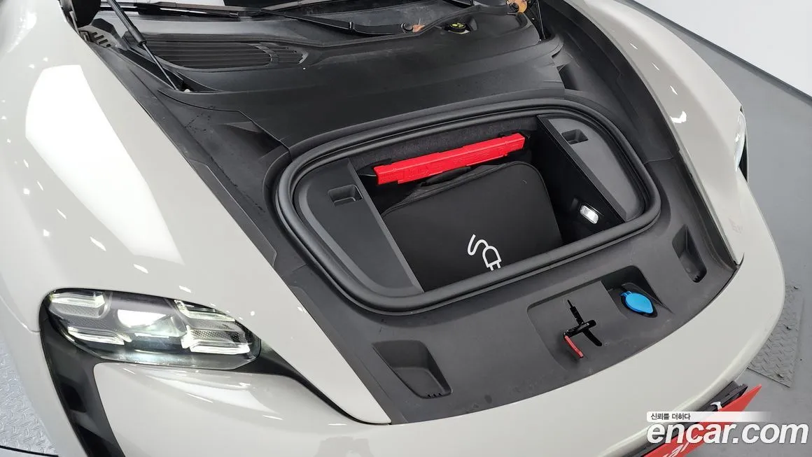 Porsche Taycan 2021 из KR, фото 6