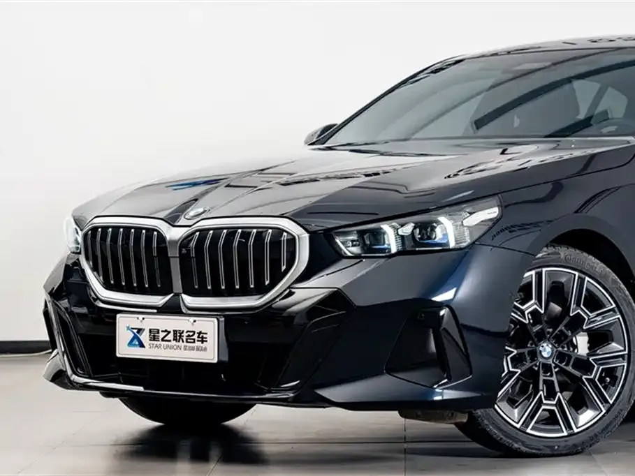 BMW 5 Series — фото 8