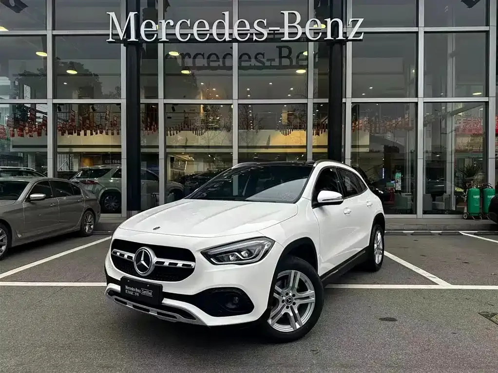 Mercedes-Benz GLA — фото 1