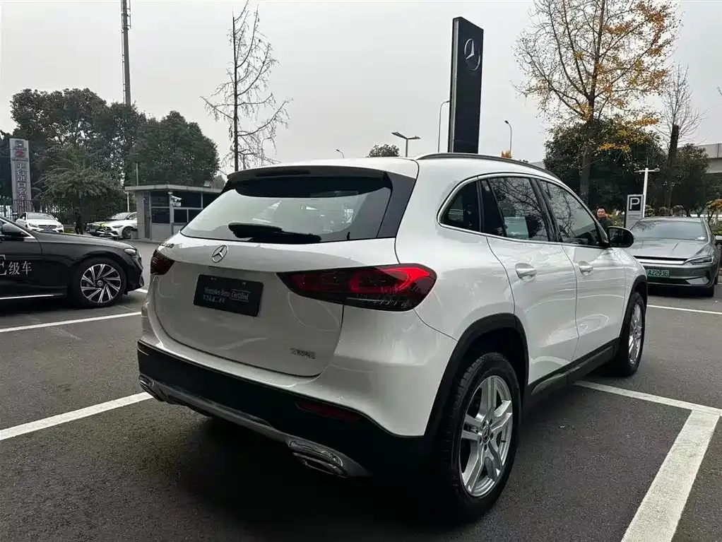 Mercedes-Benz GLA — фото 10