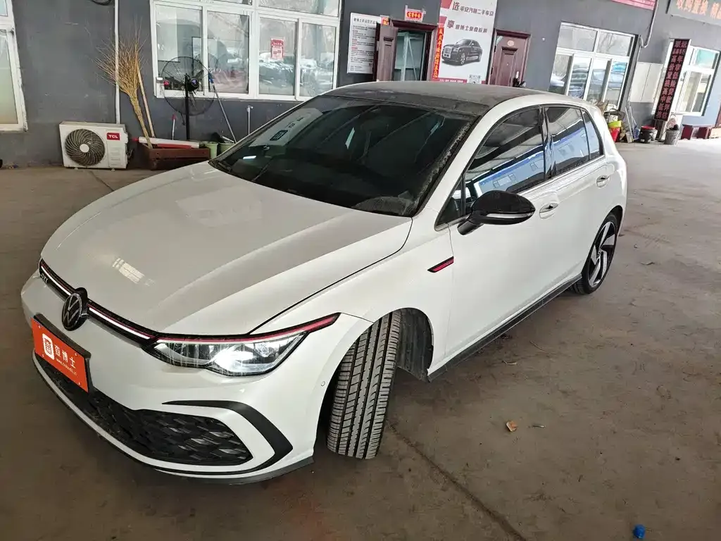 Volkswagen Golf GTI — фото 1