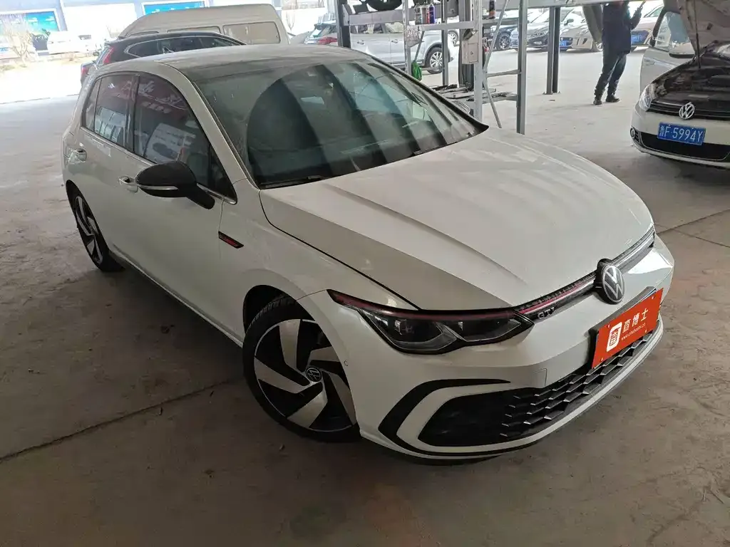 Volkswagen Golf GTI — фото 5