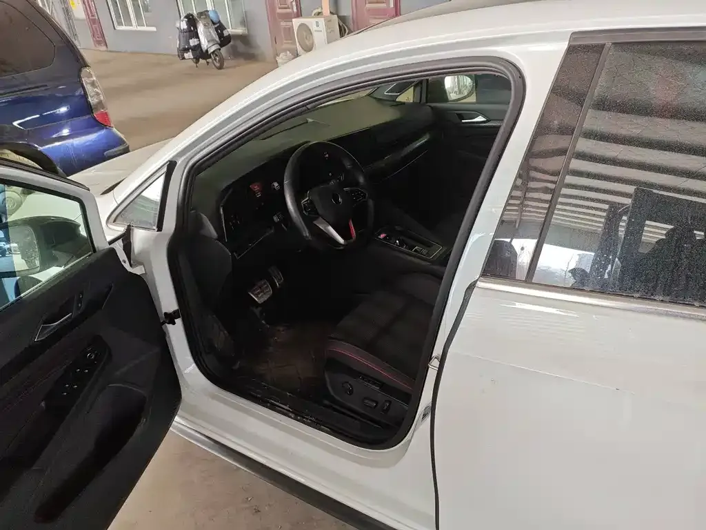 Volkswagen Golf GTI — фото 4