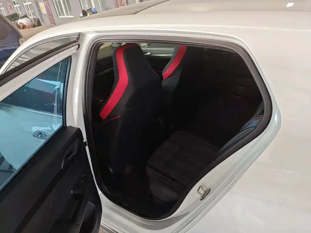 Volkswagen Golf GTI — фото 2