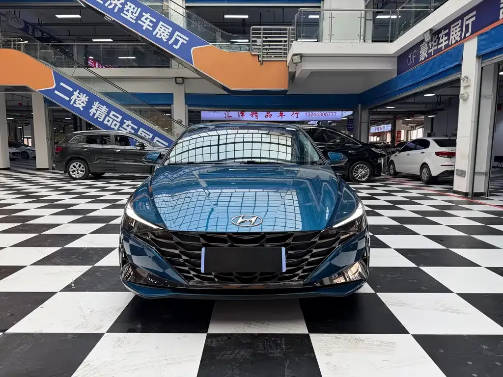 Hyundai Elantra — фото 4