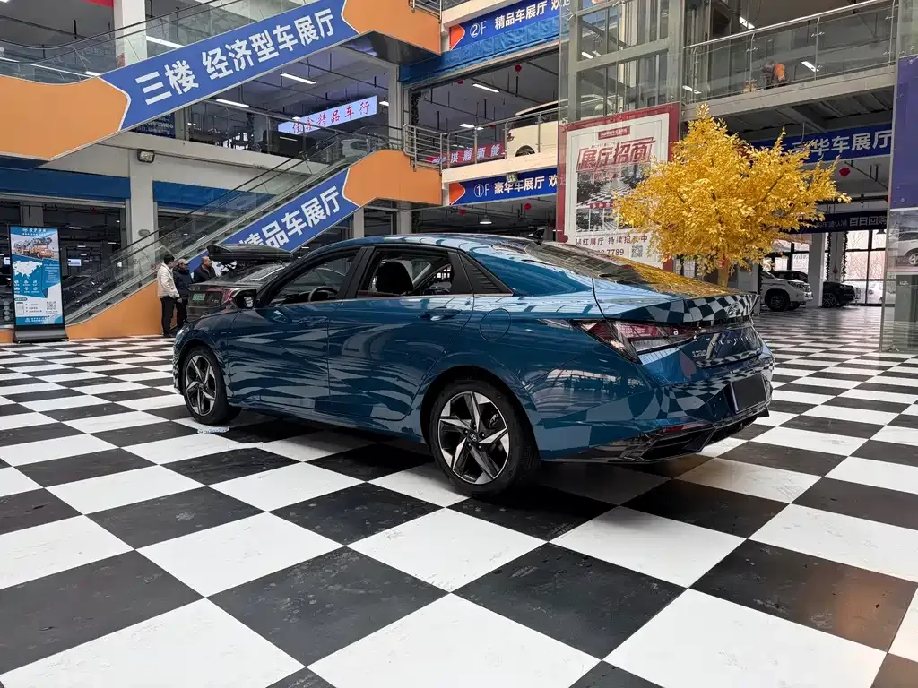 Hyundai Elantra — фото 6