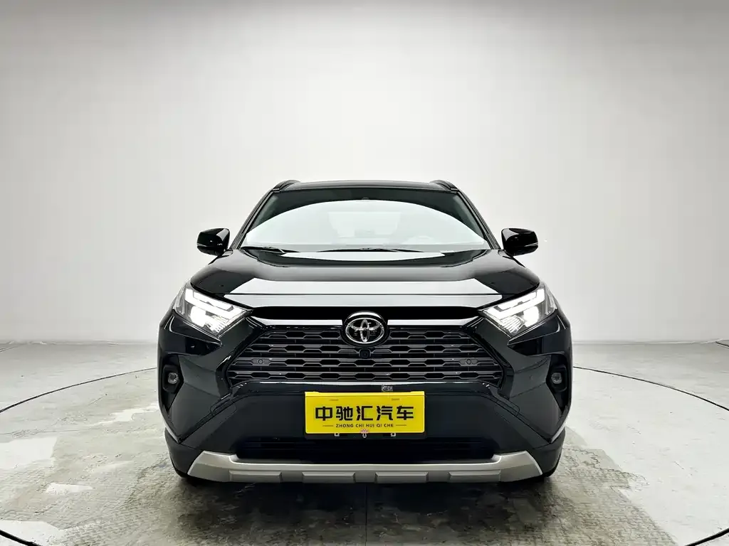 Toyota RAV4 — фото 4