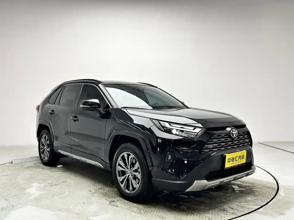Toyota RAV4 — фото 5