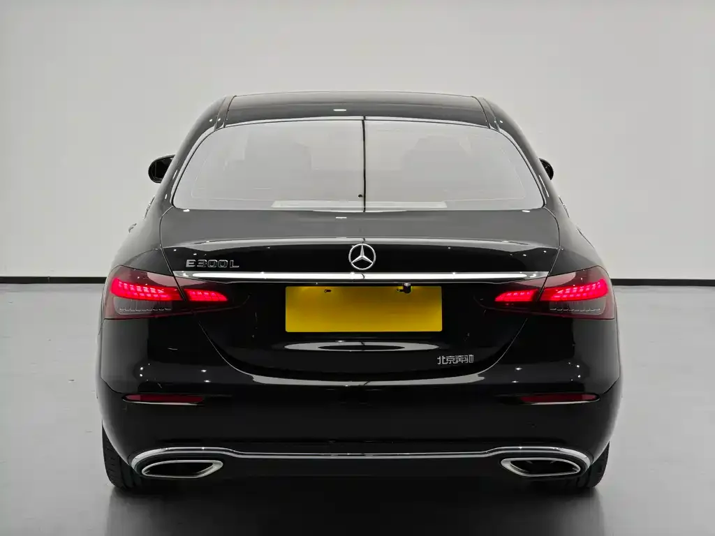Mercedes-Benz E-Class — фото 5