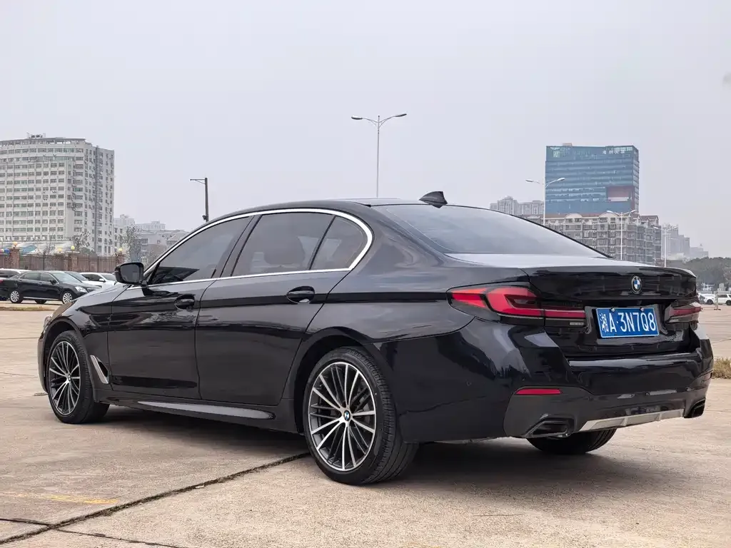 BMW 5 Series — фото 5