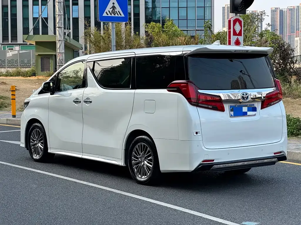 Toyota Alphard 2022 из CN, фото 3