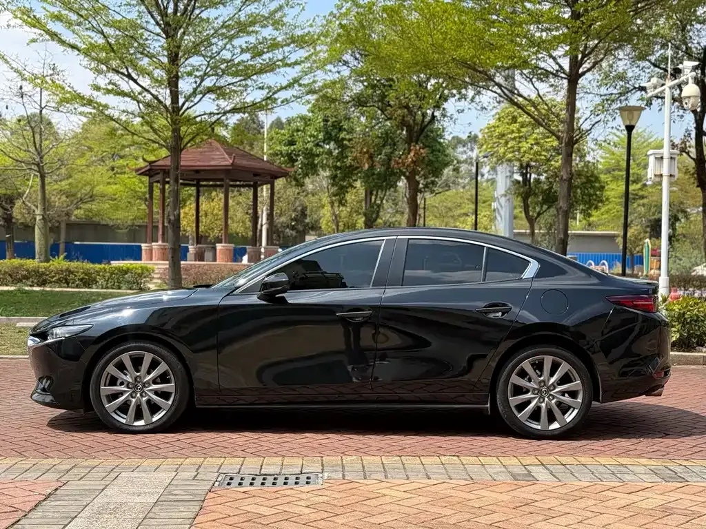 Mazda 3 Axela 2023 из CN, фото 10