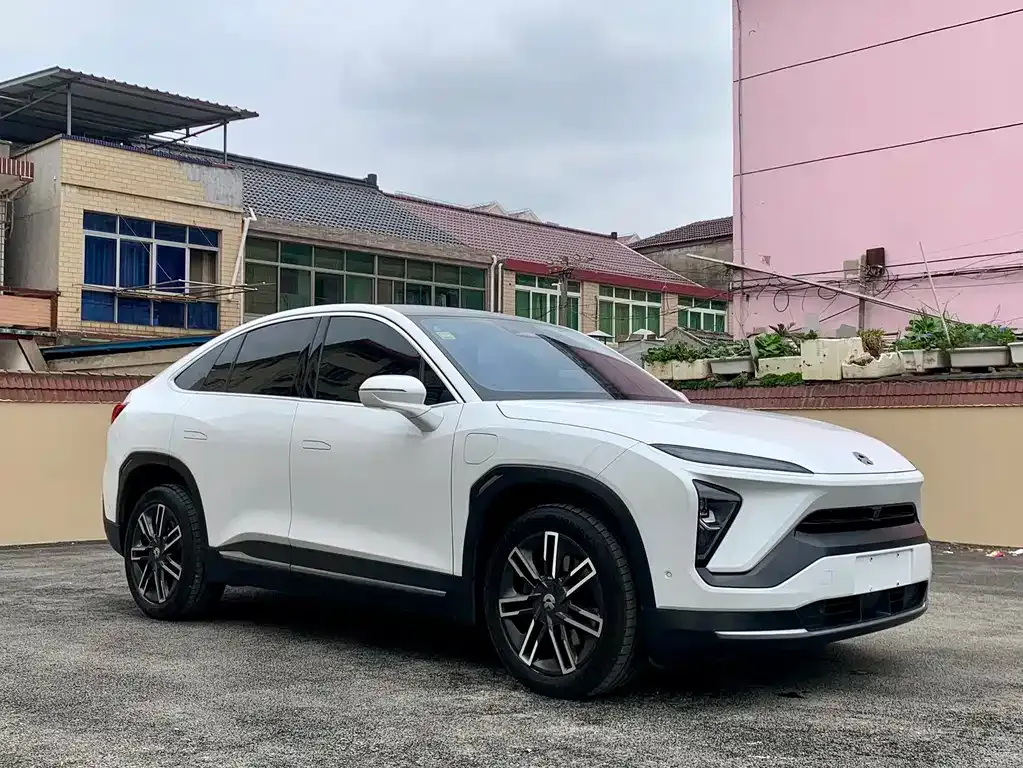 NIO EC6 — фото 9
