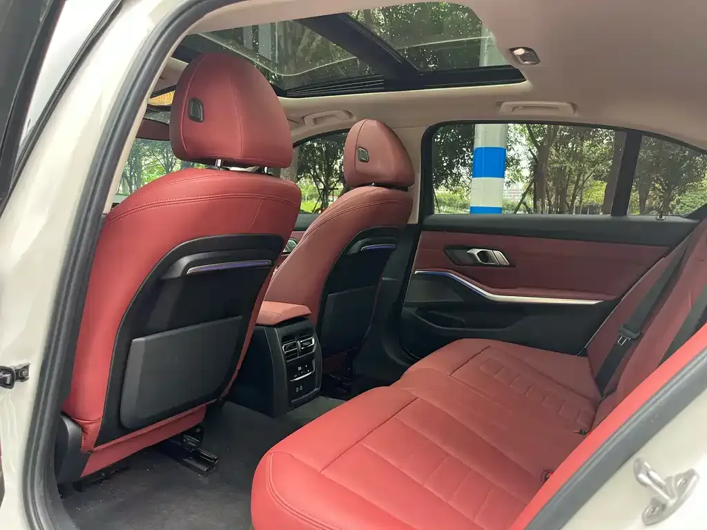 BMW 3 Series 2021 из CN, фото 8