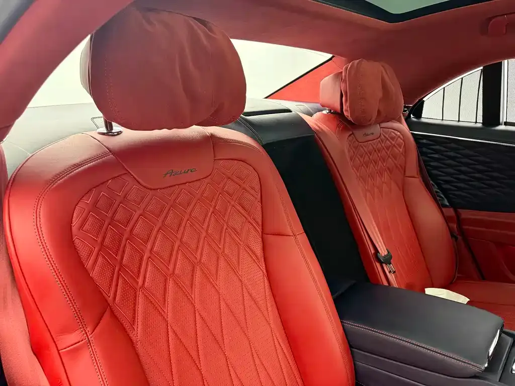 Bentley Flying Spur — фото 4