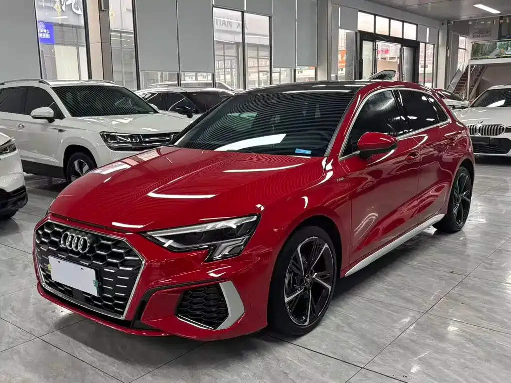 Audi A3 — фото 1