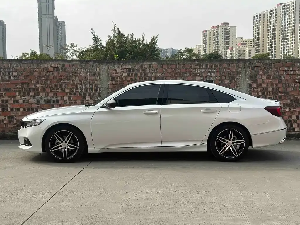 Honda Accord — фото 7