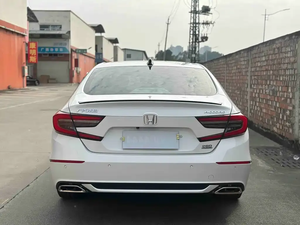 Honda Accord — фото 8