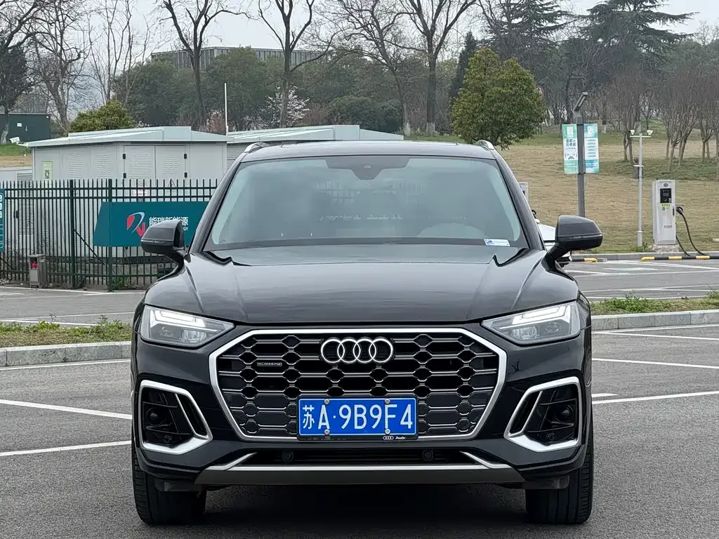 Audi Q5L — фото 10