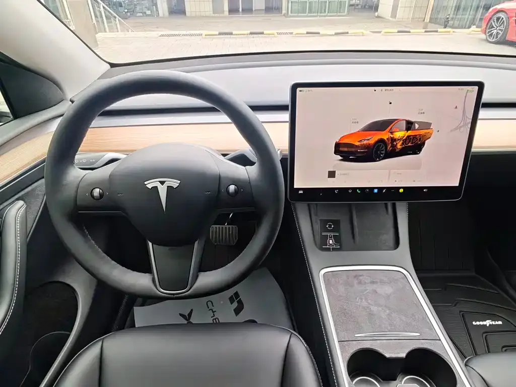 Tesla Model Y — фото 7