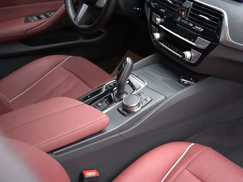 BMW 5 Series — фото 10