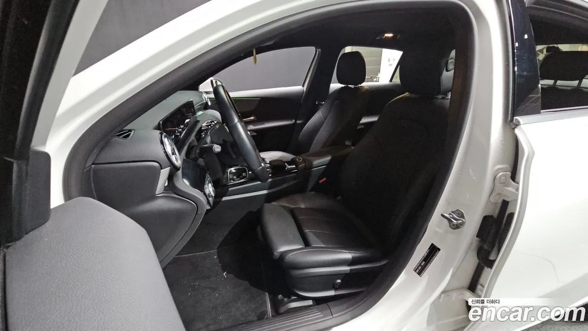 Mercedes-Benz A-Class 2023 из KR, фото 9