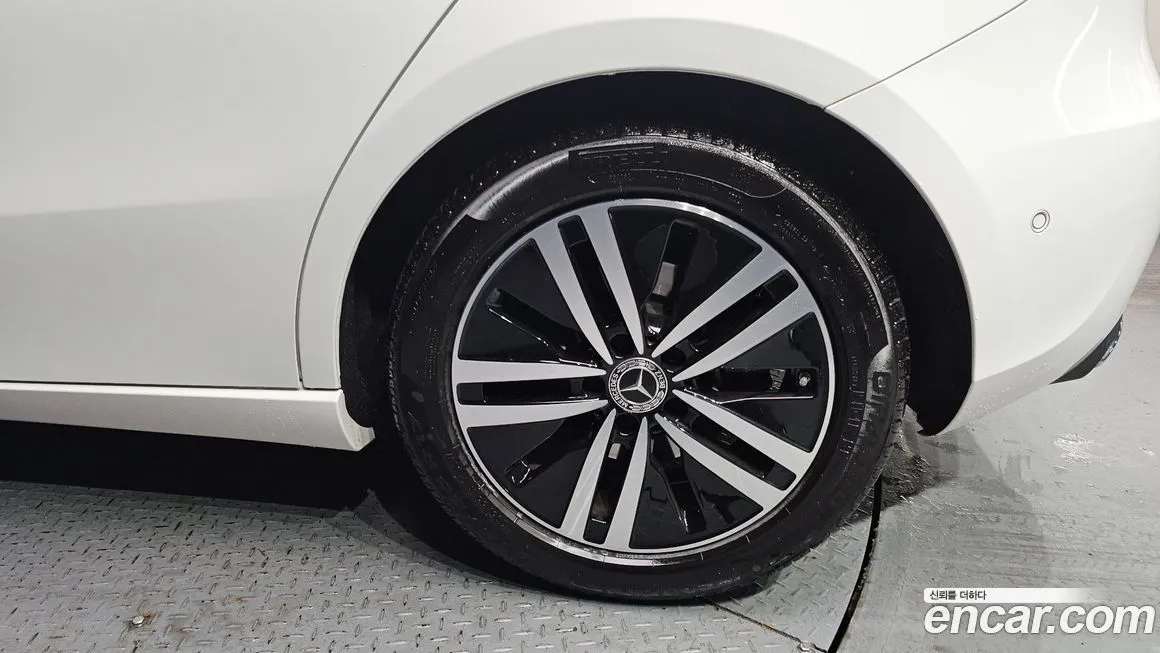 Mercedes-Benz A-Class 2023 из KR, фото 6