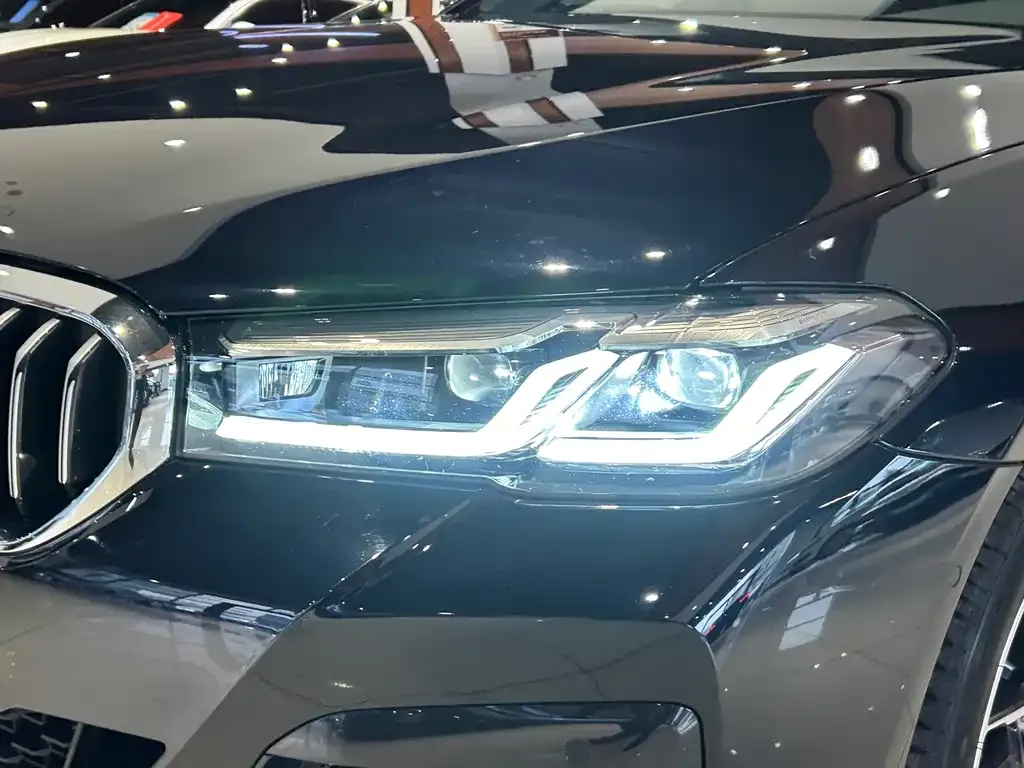 BMW 5 Series — фото 10