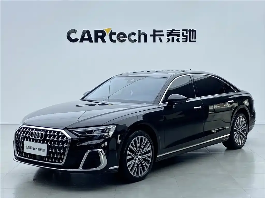 Audi A8 — фото 1