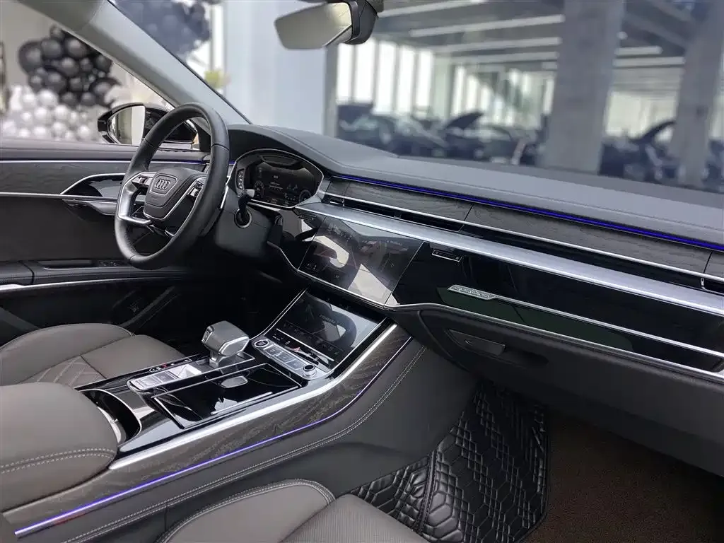 Audi A8 — фото 9