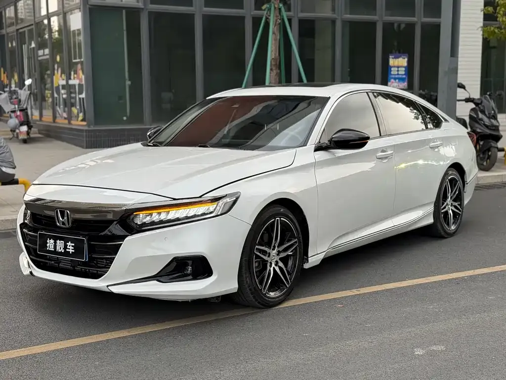 Honda Accord — фото 1