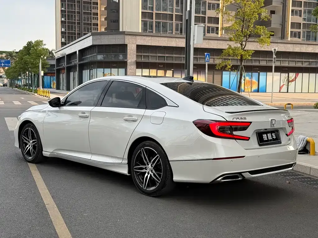 Honda Accord — фото 5