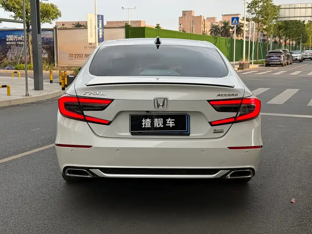 Honda Accord — фото 9
