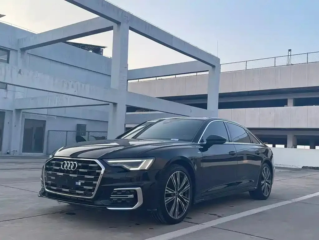 Audi A6L — фото 1