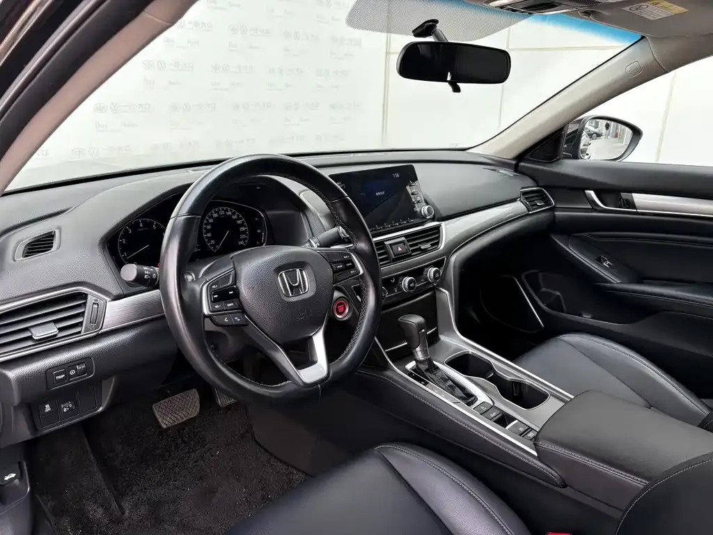 Honda Accord — фото 4