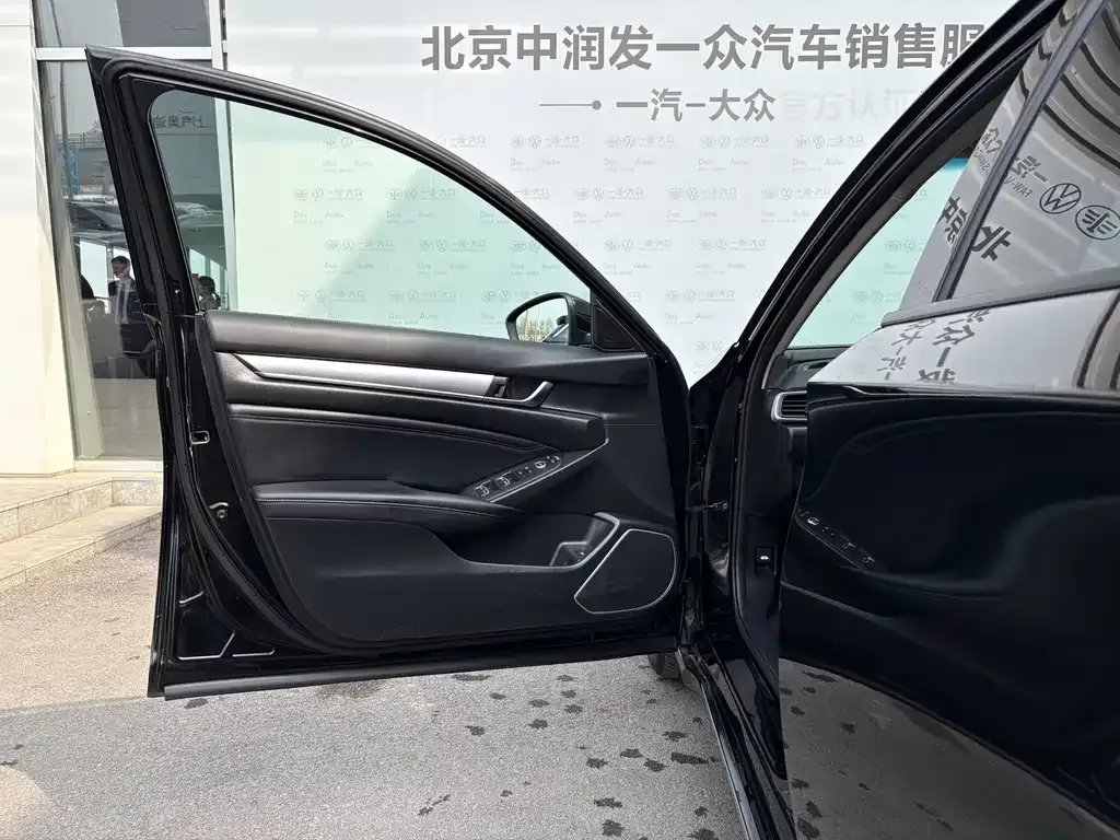 Honda Accord — фото 8