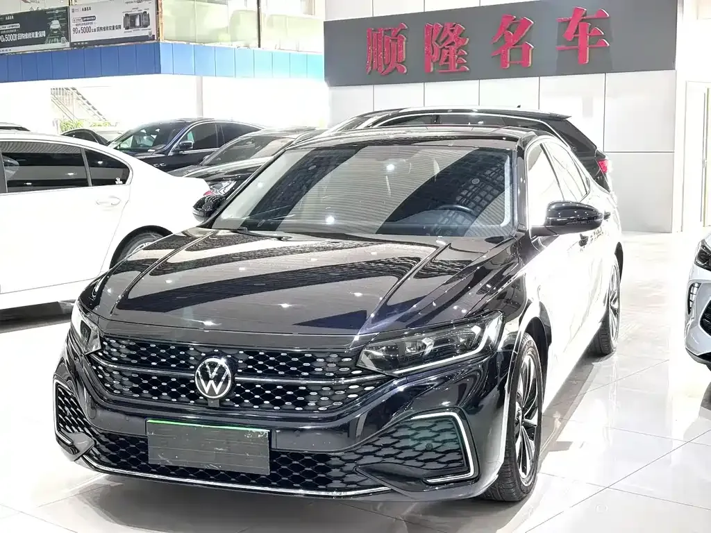 Volkswagen Passat — фото 1