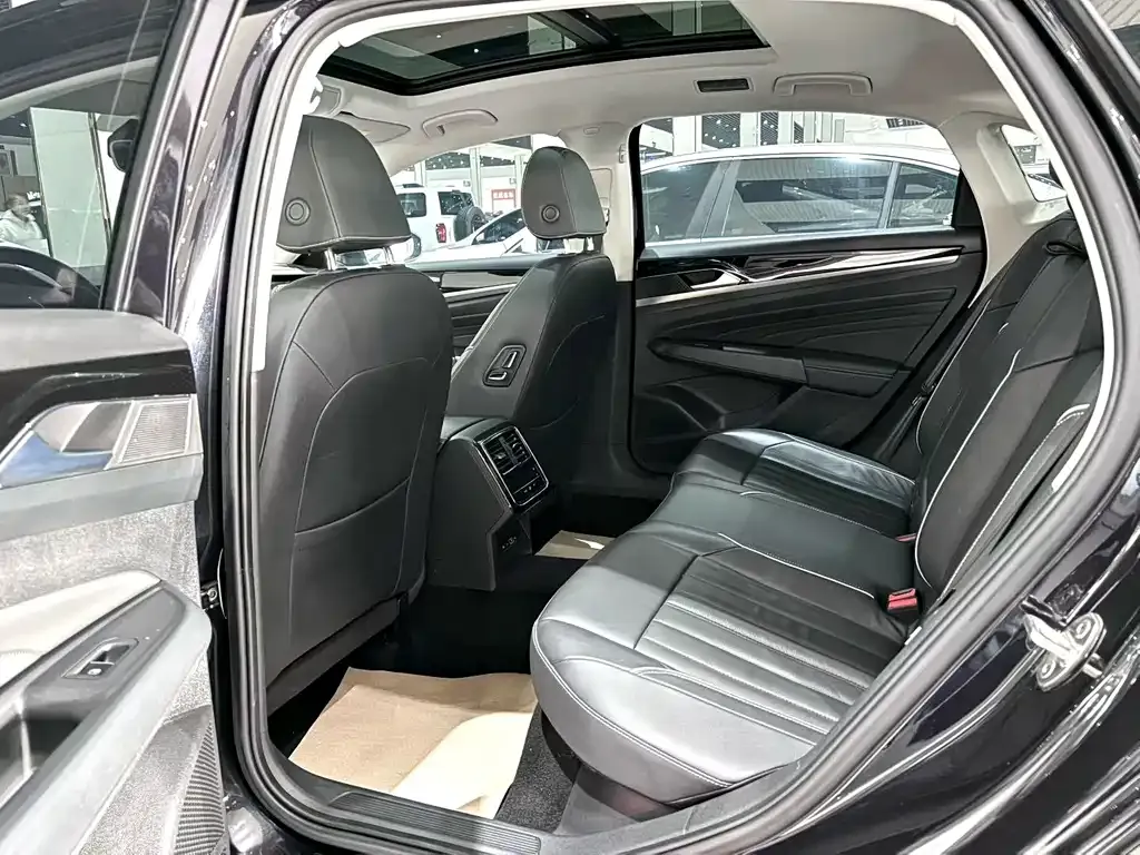 Volkswagen Passat — фото 4