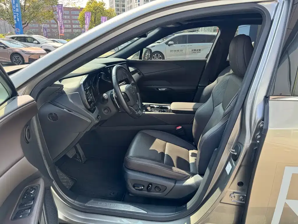 Lexus RX 2023 из CN, фото 8