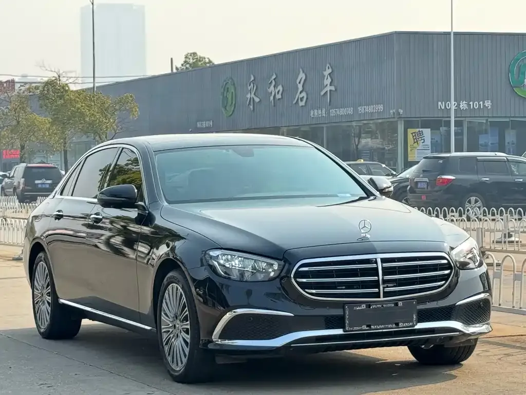 Mercedes-Benz E-Class — фото 10