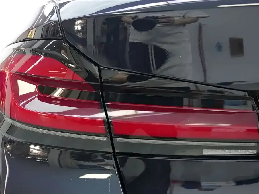 BMW 5 Series 2023 из CN, фото 7